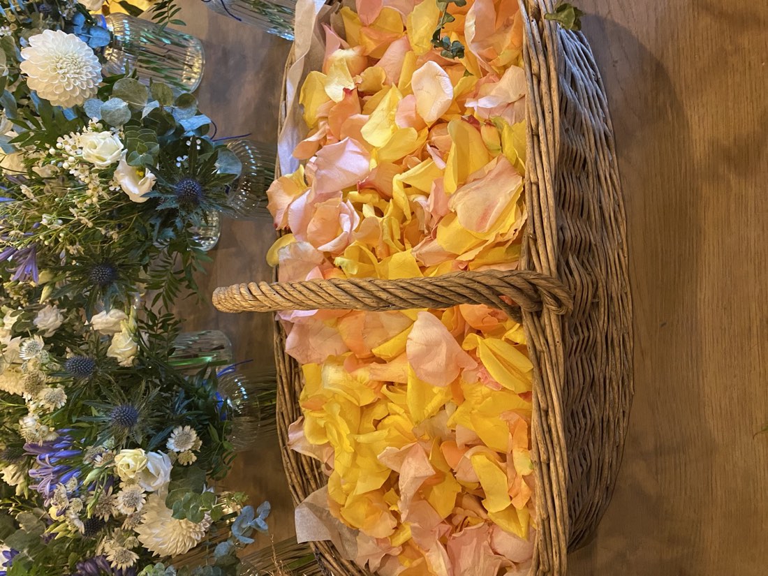 Cornet de pétales de roses