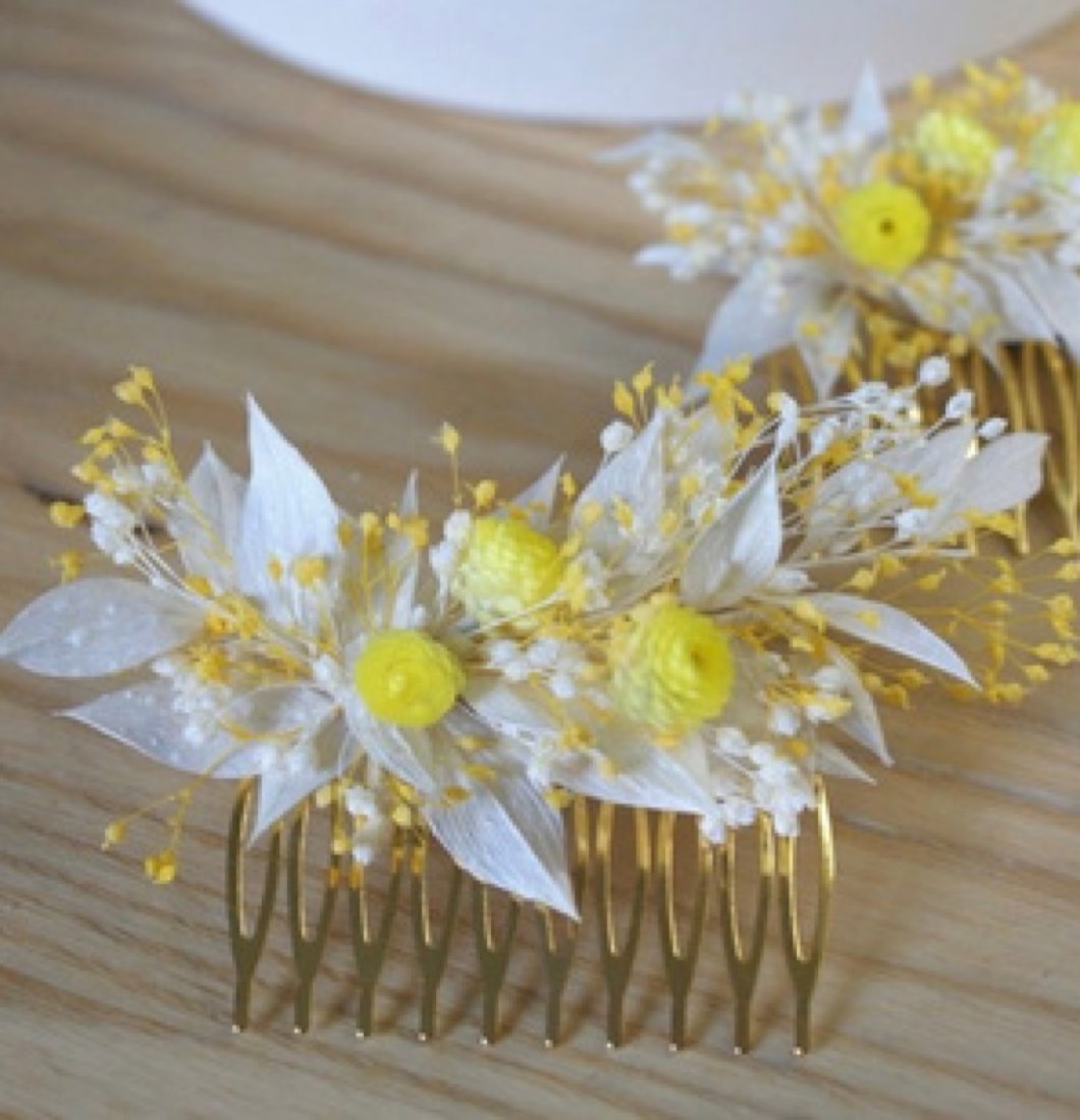 Peigne fleuri